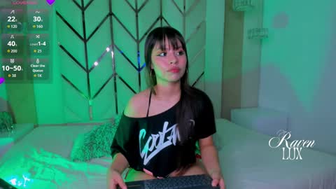 Snapshot of raven_luxx chatting on April 2026 01:41:01 AM RAVEN online show from April 2026 01:41:01 AM
