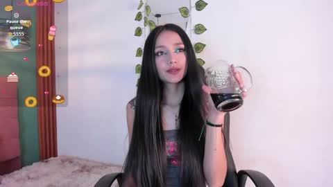 raven_smith_ online show from May 2026 07:04:01 AM