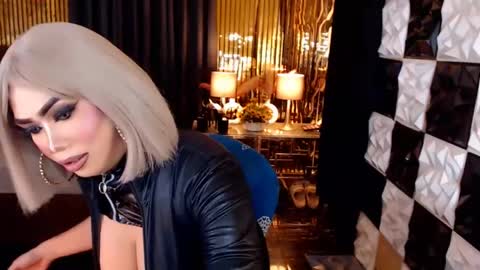 ravenmystiquex online show from April 2026 02:37:02 AM