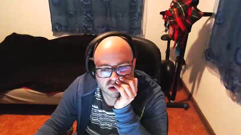 ravingr3d3 online show from February 2025 06:32:02 PM