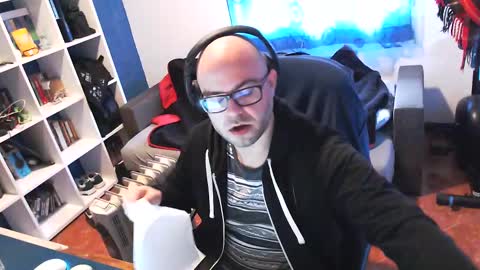 ravingr3d3 online show from February 2025 09:11:01 AM