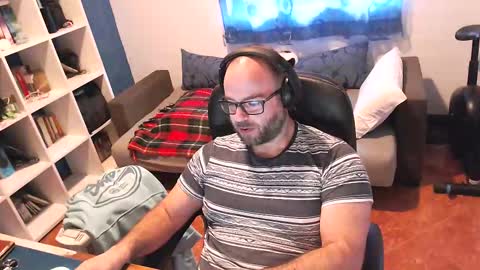 ravingr3d3 online show from March 2025 03:30:02 PM