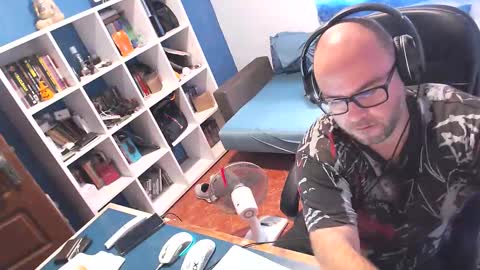 ravingr3d3 online show from September 2025 08:25:01 AM