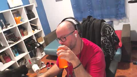 ravingr3d3 online show from September 2025 09:37:01 PM