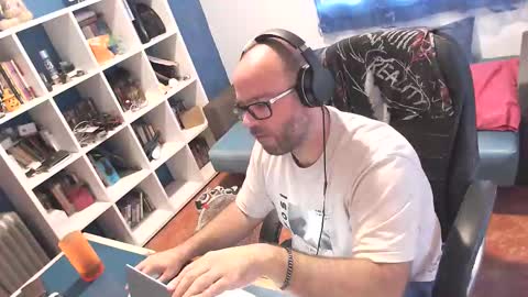 ravingr3d3 online show from September 2025 01:46:01 PM