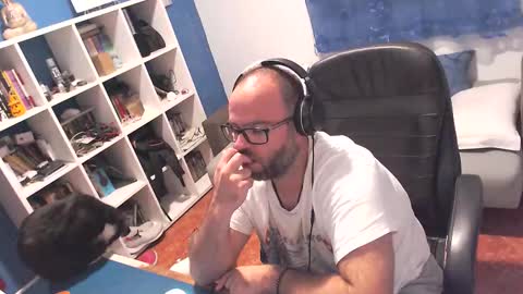 ravingr3d3 online show from September 2025 10:58:02 PM