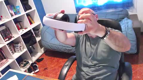 ravingr3d3 online show from April 2026 08:19:02 AM