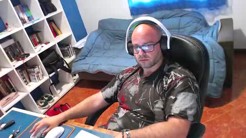ravingr3d3 online show from April 2026 05:30:01 PM