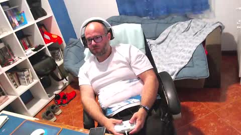 ravingr3d3 online show from May 2026 08:50:02 PM