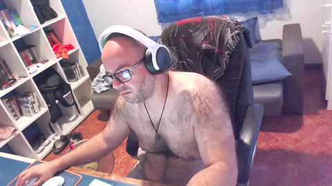 ravingr3d3 online show from May 2026 11:39:01 AM