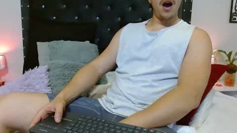 Snapshot of ray_weed chatting on February 2025 12:41:02 AM Ray online show from February 2025 12:41:02 AM