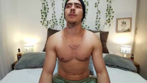 Snapshot of ray_weed chatting on September 2025 12:23:02 AM Ray online show from September 2025 12:23:02 AM