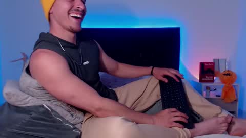 Snapshot of ray_weed chatting on October 2025 12:12:02 AM Ray online show from October 2025 12:12:02 AM