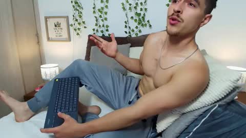 Snapshot of ray_weed chatting on November 2025 01:52:02 AM Ray online show from November 2025 01:52:02 AM