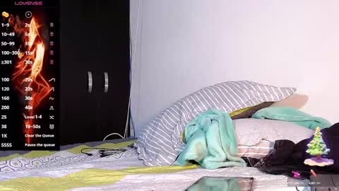 Snapshot of raydevil_ chatting on January 2025 09:41:02 PM Rayn online show from January 2025 09:41:02 PM