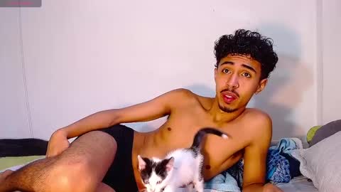 Snapshot of raydevil_ chatting on January 2025 06:20:02 PM Rayn online show from January 2025 06:20:02 PM