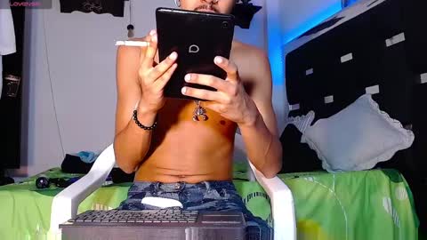 Snapshot of raydevil_ chatting on January 2025 06:44:01 PM Rayn online show from January 2025 06:44:01 PM