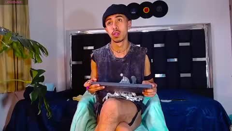 Snapshot of raydevil_ chatting on February 2025 06:30:01 PM Rayn online show from February 2025 06:30:01 PM