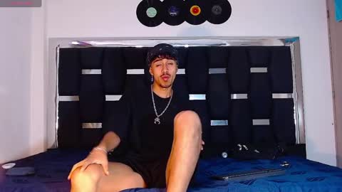 Snapshot of raydevil_ chatting on February 2025 07:53:01 PM Rayn online show from February 2025 07:53:01 PM