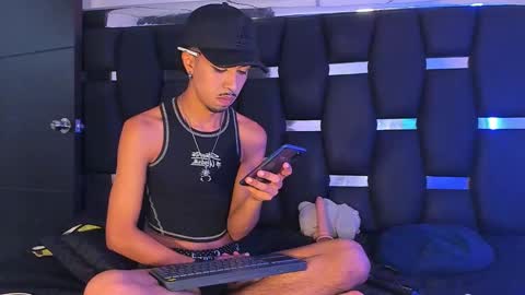 Snapshot of raydevil_ chatting on September 2025 06:20:01 PM Rayn online show from September 2025 06:20:01 PM