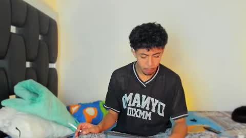 Snapshot of raydevil_ chatting on October 2025 07:05:02 PM Rayn online show from October 2025 07:05:02 PM