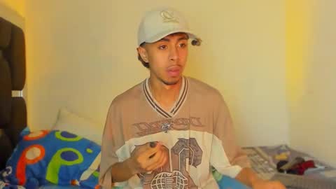 Snapshot of raydevil_ chatting on October 2025 04:42:02 PM Rayn online show from October 2025 04:42:02 PM