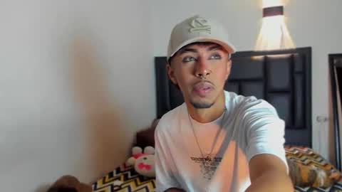 Snapshot of raydevil_ chatting on October 2025 03:07:02 AM Rayn online show from October 2025 03:07:02 AM