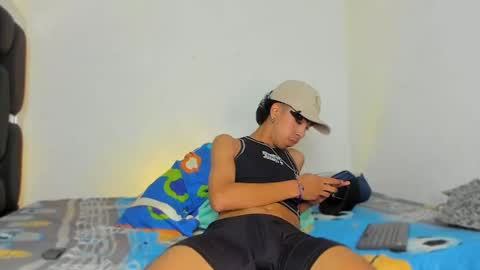 Snapshot of raydevil_ chatting on November 2025 05:46:02 PM Rayn online show from November 2025 05:46:02 PM