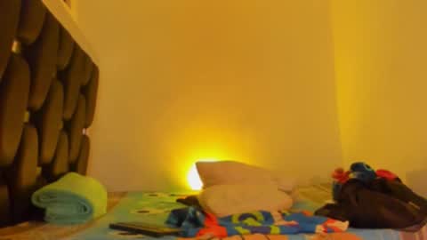 Snapshot of raydevil_ chatting on November 2025 07:40:01 AM Rayn online show from November 2025 07:40:01 AM