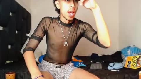 Snapshot of raydevil_ chatting on November 2025 08:07:02 PM Rayn online show from November 2025 08:07:02 PM