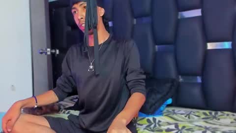 Snapshot of raydevil_ chatting on November 2025 06:29:01 PM Rayn online show from November 2025 06:29:01 PM