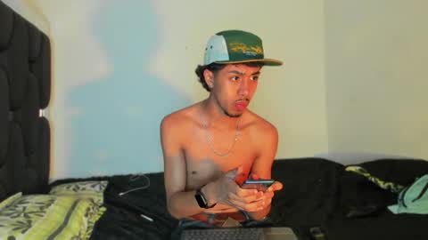 Snapshot of raydevil_ chatting on January 2026 09:00:01 AM Rayn online show from January 2026 09:00:01 AM