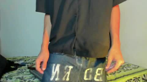 Snapshot of raydevil_ chatting on January 2026 08:36:01 PM Rayn online show from January 2026 08:36:01 PM