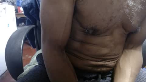 Snapshot of raysmith77777777 chatting on December 2024 07:14:02 PM Ray online show from December 2024 07:14:02 PM