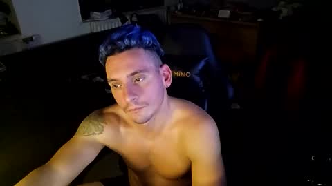 Rayzel online show from November 2025 10:15:02 PM