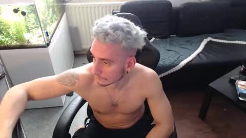 Rayzel online show from January 2026 02:11:01 PM