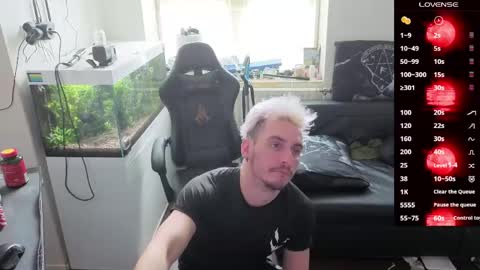 Rayzel online show from April 2026 11:33:01 AM