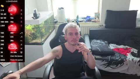 Rayzel online show from May 2026 01:16:02 PM