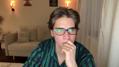 AliceEve online show from January 2025 06:32:02 PM