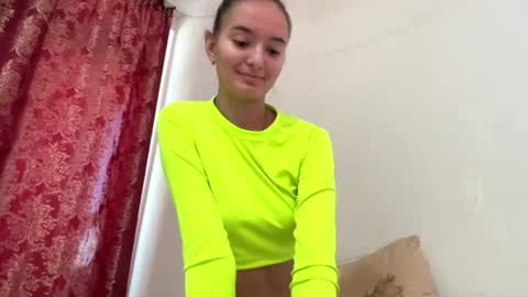 Risa online show from June 2026 03:35:01 PM
