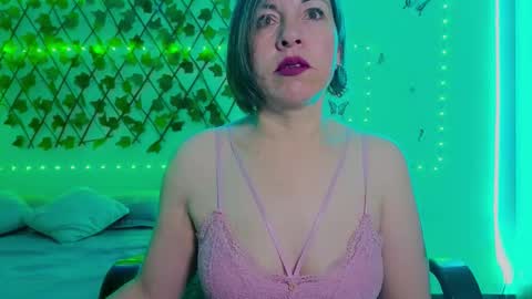 Snapshot of rebbeca09 chatting on November 2025 10:26:02 AM Rebbeca online show from November 2025 10:26:02 AM