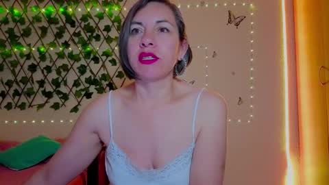 Snapshot of rebbeca09 chatting on November 2025 10:57:02 AM Rebbeca online show from November 2025 10:57:02 AM