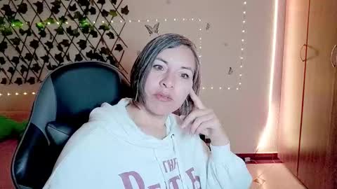 Snapshot of rebbeca09 chatting on November 2025 10:25:02 AM Rebbeca online show from November 2025 10:25:02 AM