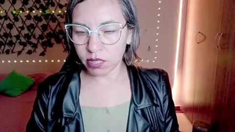 Snapshot of rebbeca09 chatting on November 2025 09:50:01 PM Rebbeca online show from November 2025 09:50:01 PM