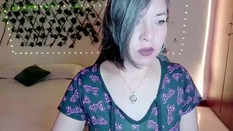 Snapshot of rebbeca09 chatting on December 2025 12:00:01 PM Rebbeca online show from December 2025 12:00:01 PM