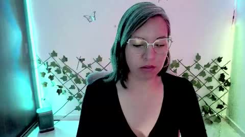 Snapshot of rebbeca09 chatting on February 2026 01:07:01 PM Rebbeca online show from February 2026 01:07:01 PM