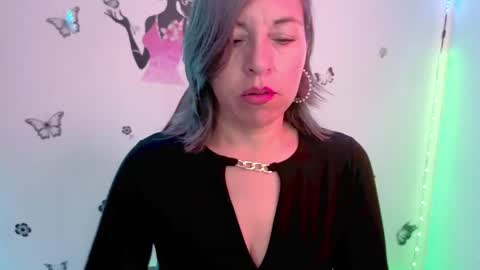 Snapshot of rebbeca09 chatting on June 2026 12:44:02 PM Rebbeca online show from June 2026 12:44:02 PM