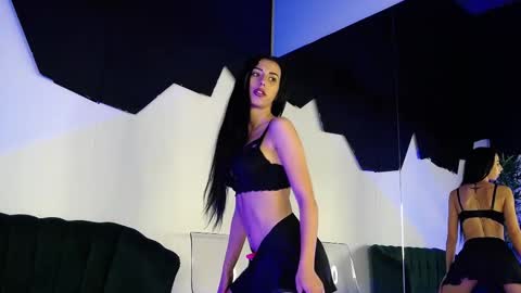 rebbeccaray online show from November 2025 08:33:02 PM