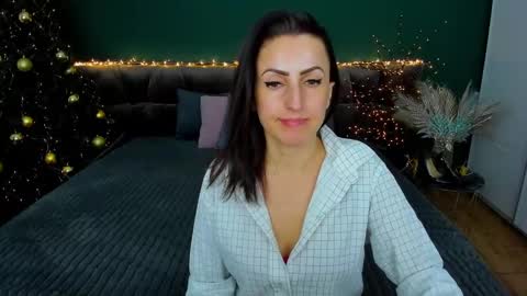 rebecca_diamonds online show from January 2025 09:00:01 AM