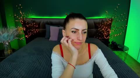 rebecca_diamonds online show from January 2025 03:36:02 PM